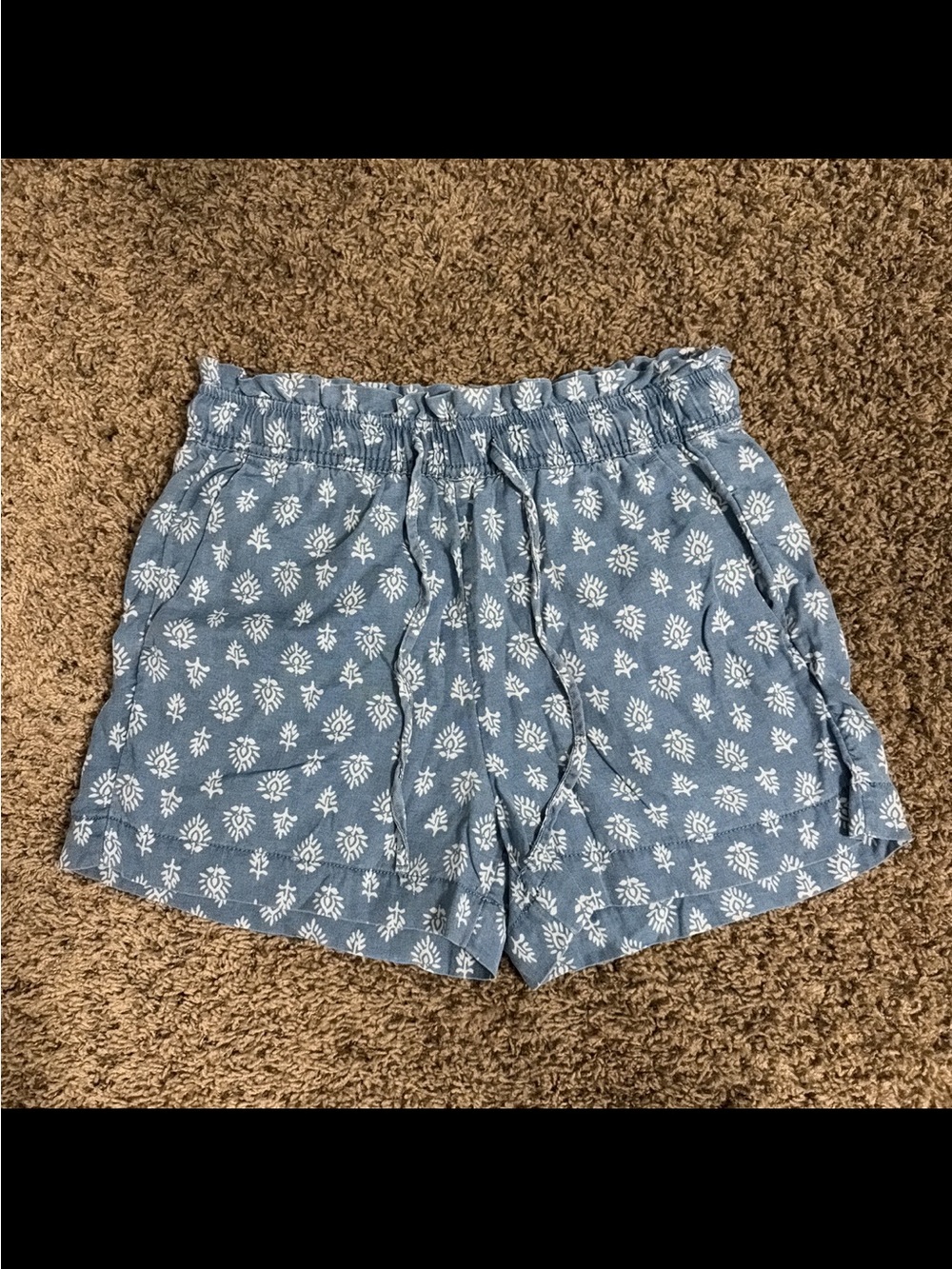 Joie Flowy Blue & White Patterned Shorts